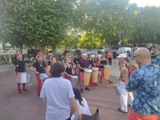 Steel drum devant le cratère à Alès